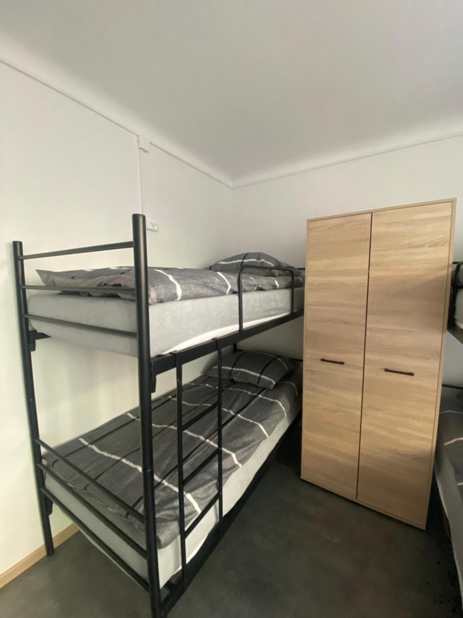 Hostel Harmonia Варшава Экстерьер фото