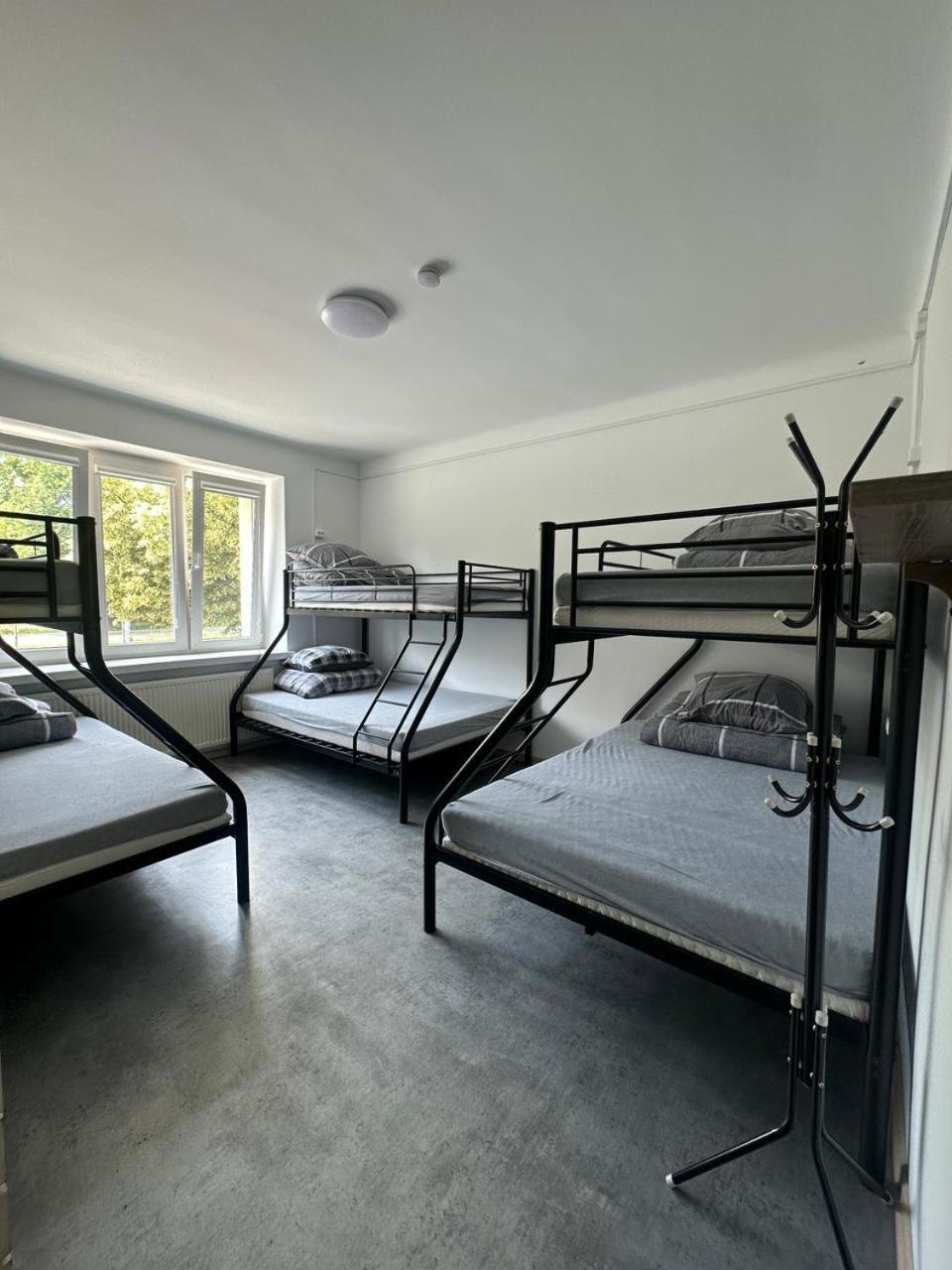 Hostel Harmonia Варшава Экстерьер фото