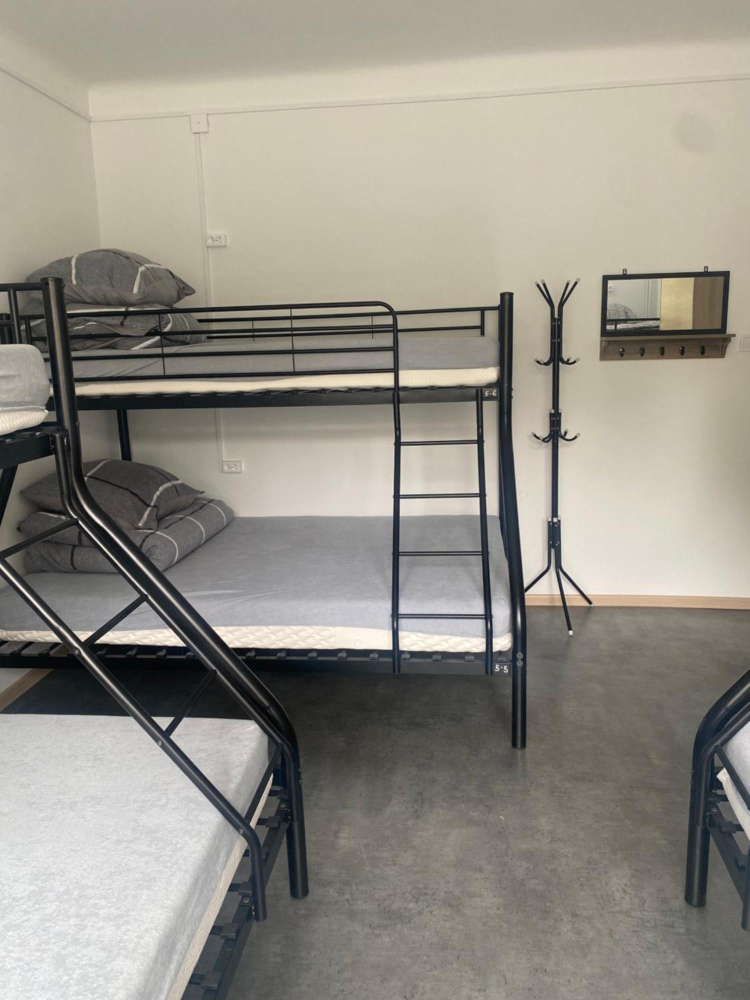 Hostel Harmonia Варшава Экстерьер фото