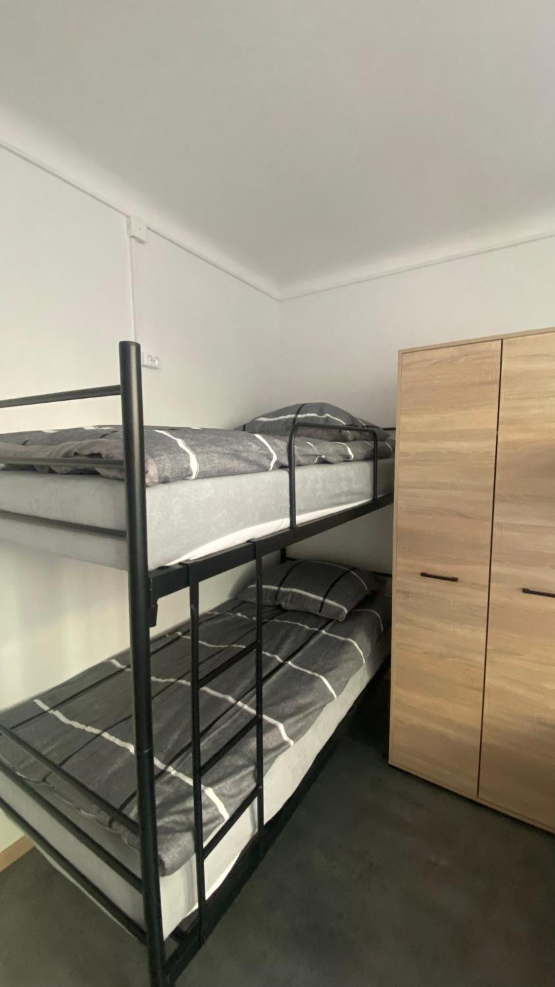 Hostel Harmonia Варшава Экстерьер фото